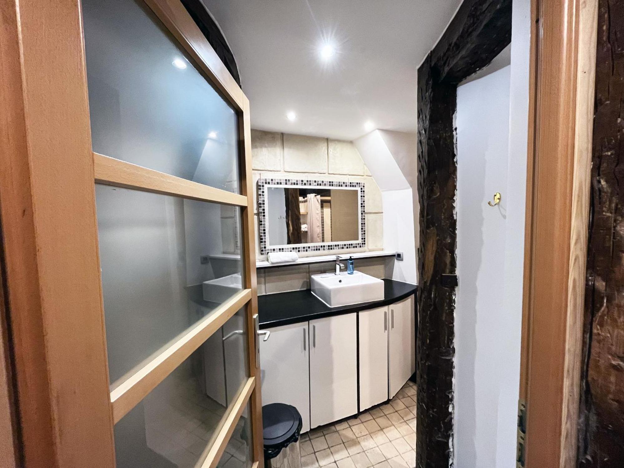 Appartement Urban Flat 43 - Charming Parisian Flat Near Grands Boulevards Parijs