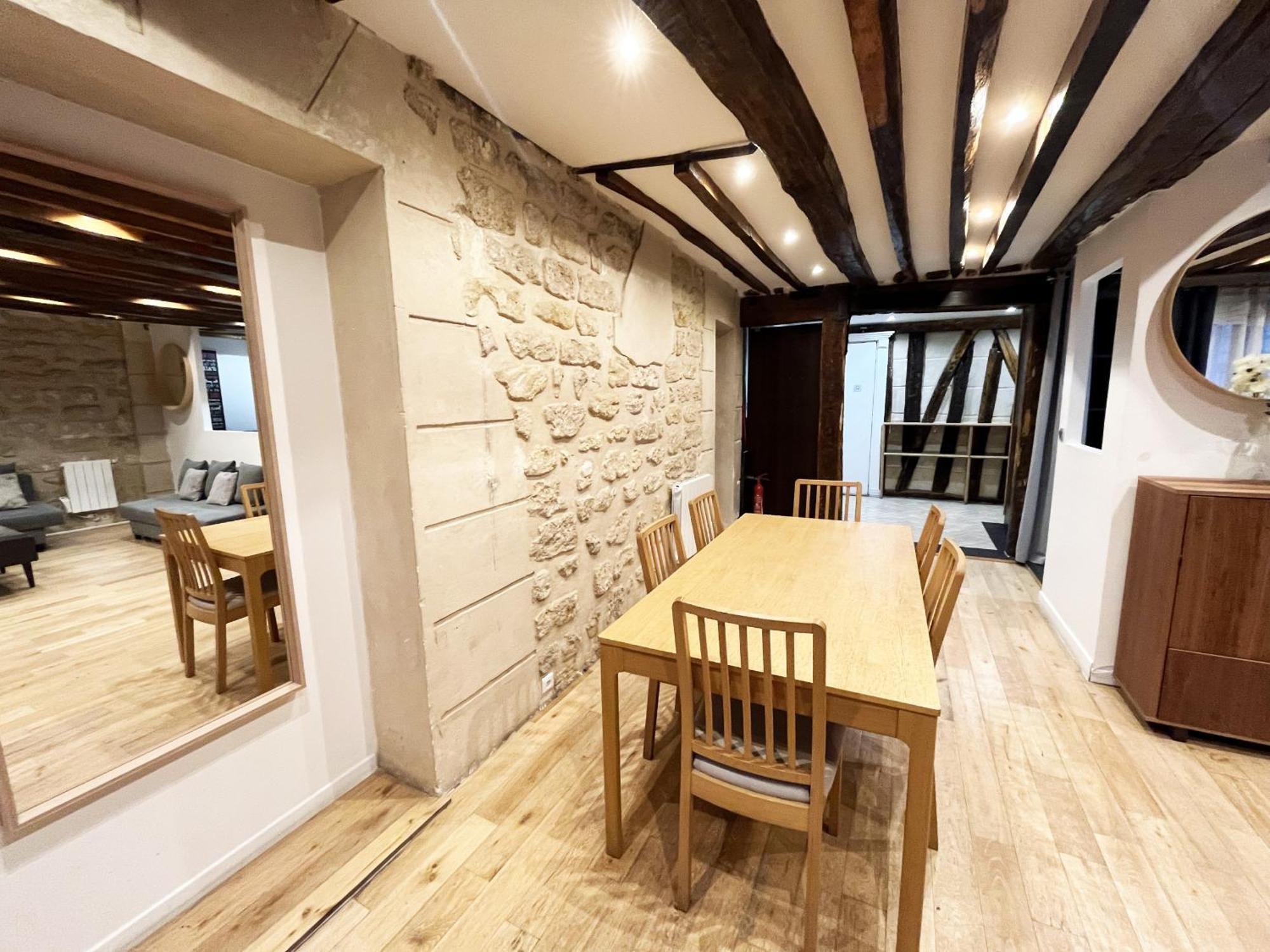 Urban Flat 43 - Charming Parisian Flat Near Grands Boulevards Parijs